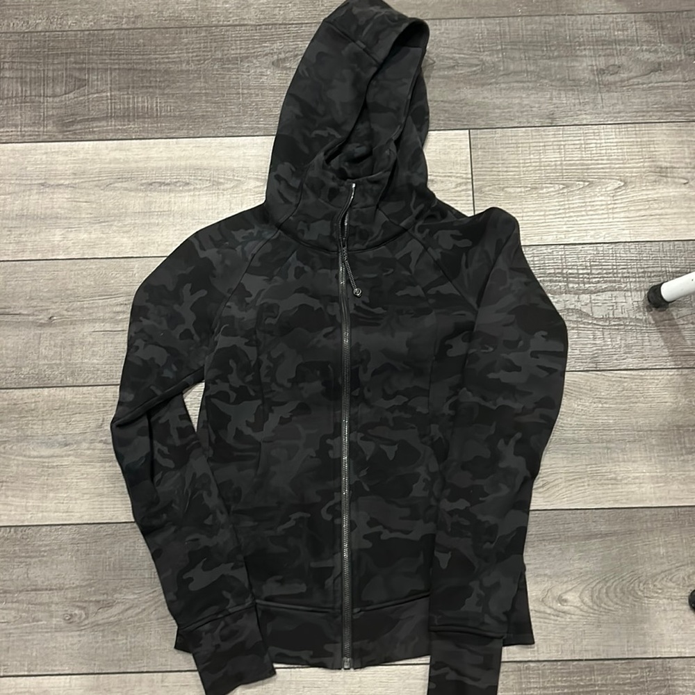 🌺SOLD🌺Lululemon full zip scuba hoodie. Perfect condition. Worn twice.